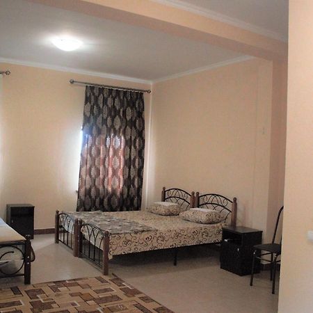 Guest House Lykhny Гагра Екстер'єр фото
