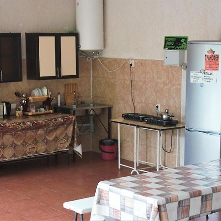 Guest House Lykhny Гагра Екстер'єр фото