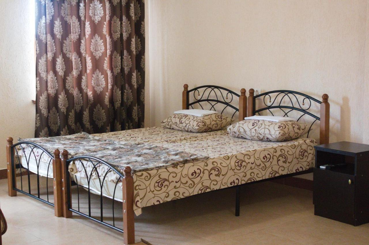 Guest House Lykhny Гагра Екстер'єр фото