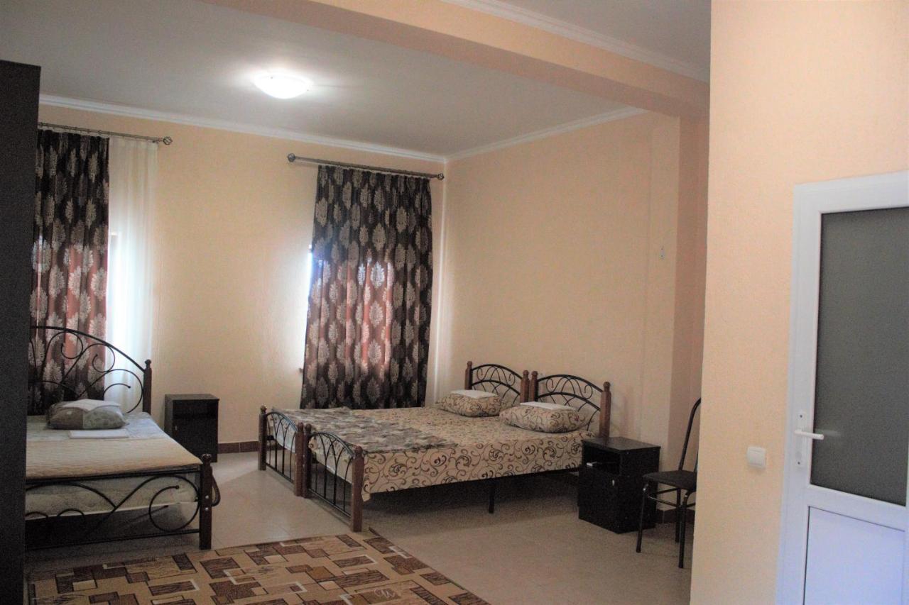 Guest House Lykhny Гагра Екстер'єр фото