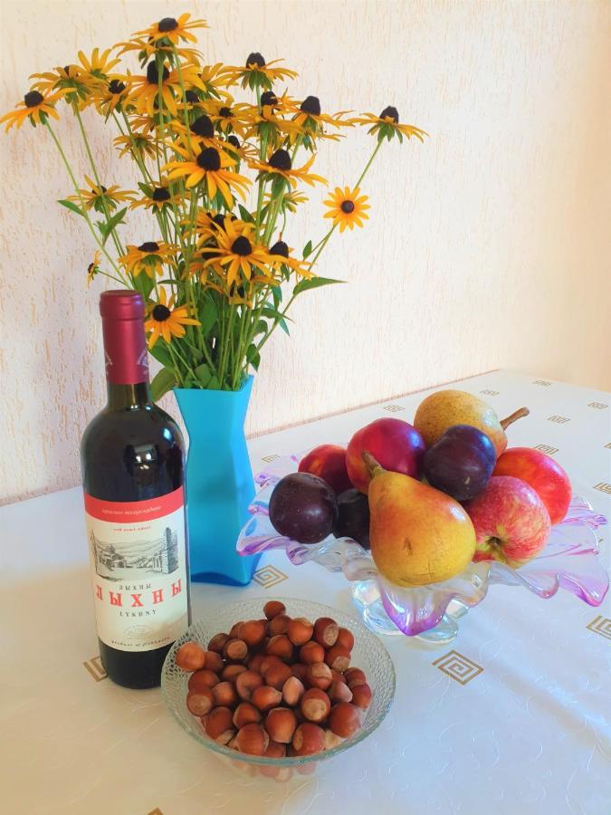Guest House Lykhny Гагра Екстер'єр фото