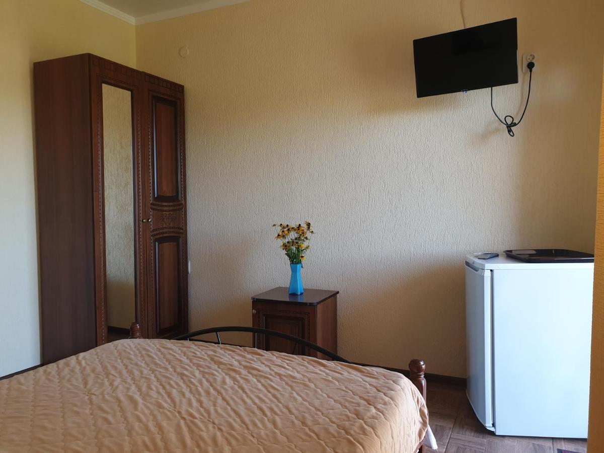 Guest House Lykhny Гагра Екстер'єр фото