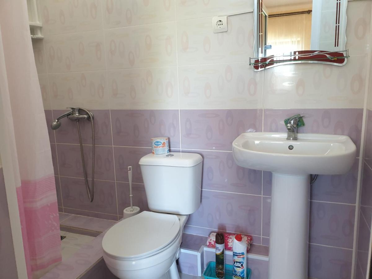 Guest House Lykhny Гагра Екстер'єр фото
